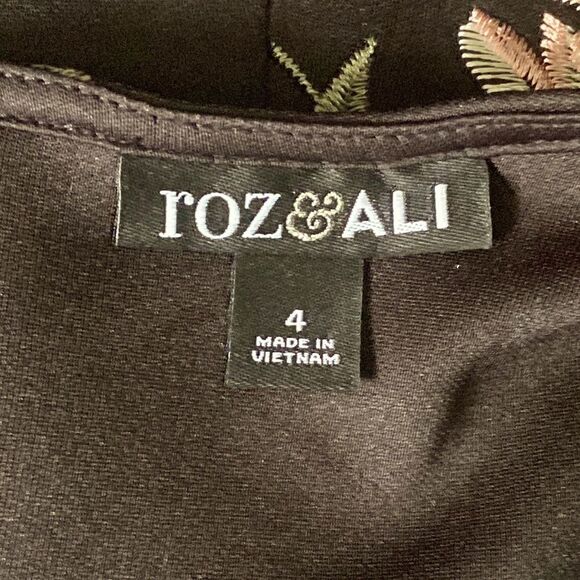 Roz & Ali Black Embroidered Fit & Flare Dress Crochet Hem 4 Cottagecore Chic - Picture 2 of 6